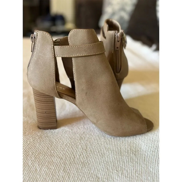 Madden Girl Women's Beige Open Toe Booties High Heel Ankle Strap - Picture 8 of 9